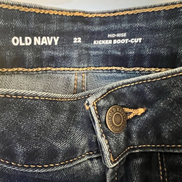 Old Navy Midrise Kicker Bootcut Jeans - Picture 3 of 4